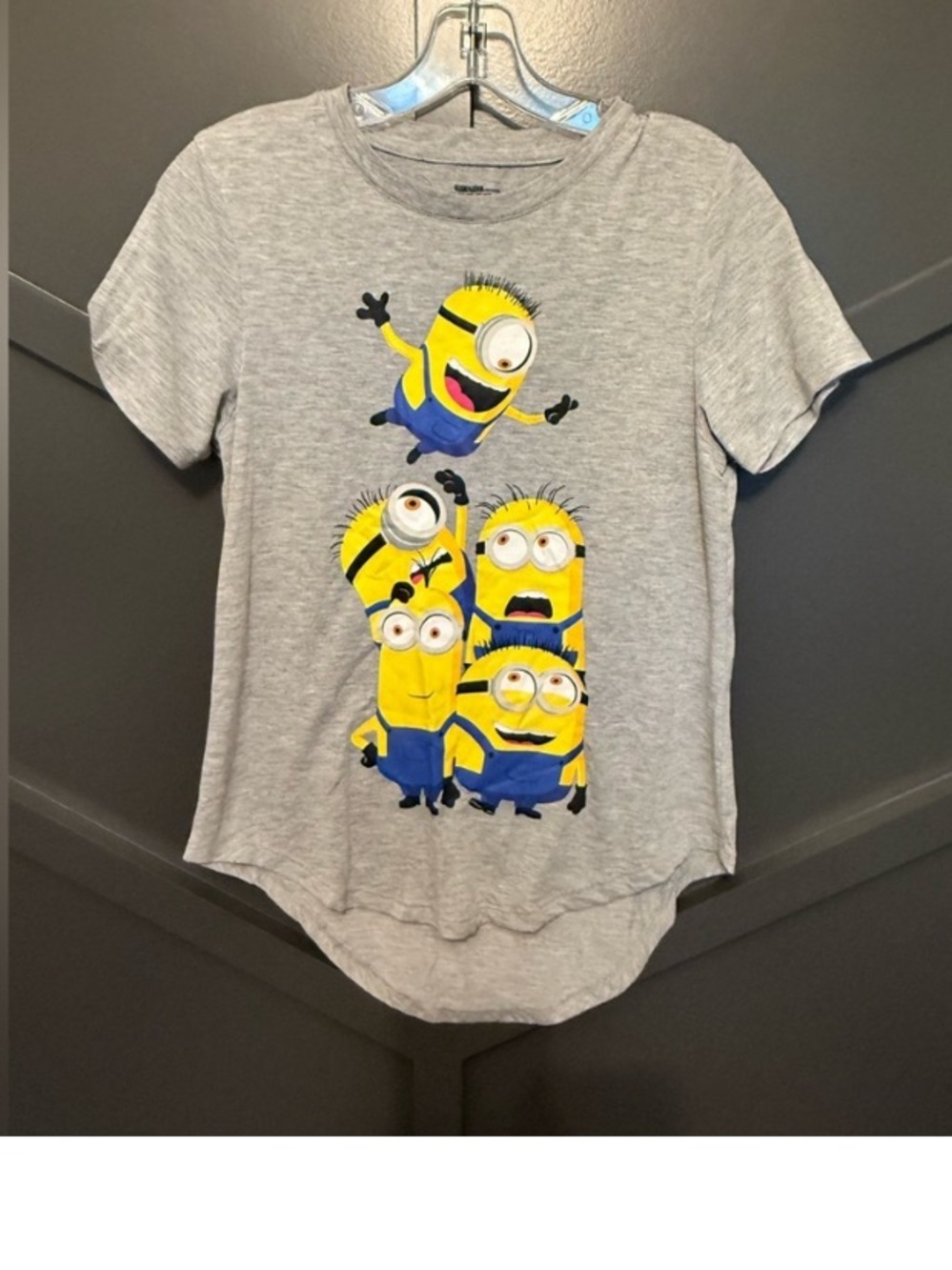 Juniors small Gray Minions Graphic Tee